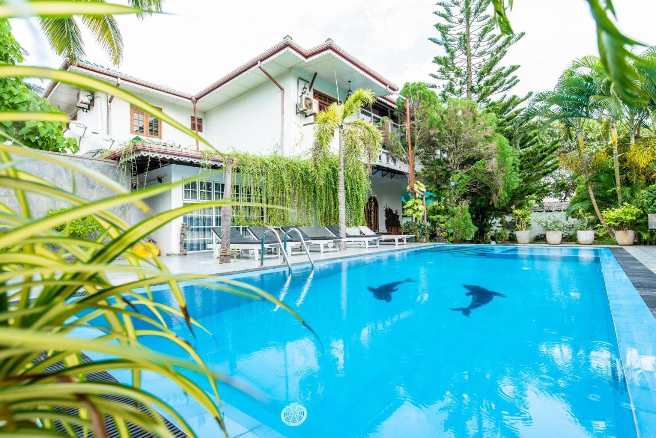 Avon Villa Hikkaduwa Exterior photo