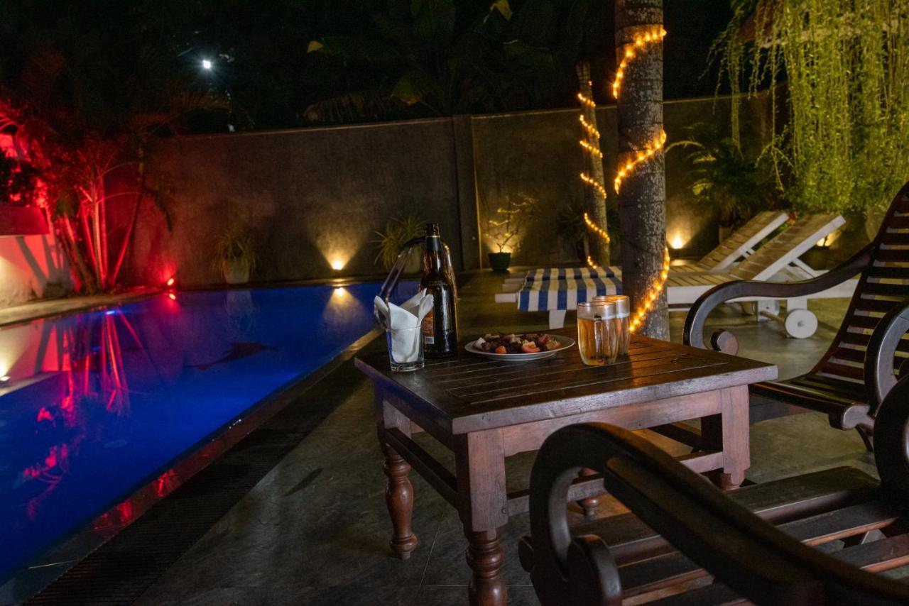 Avon Villa Hikkaduwa Exterior photo