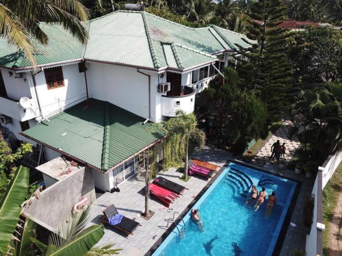 Avon Villa Hikkaduwa Exterior photo