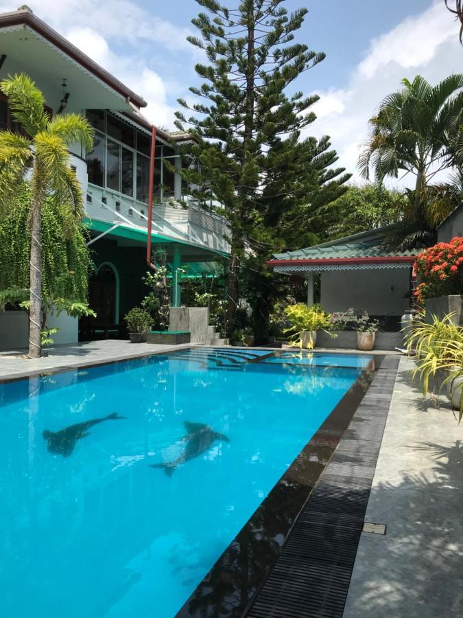 Avon Villa Hikkaduwa Exterior photo