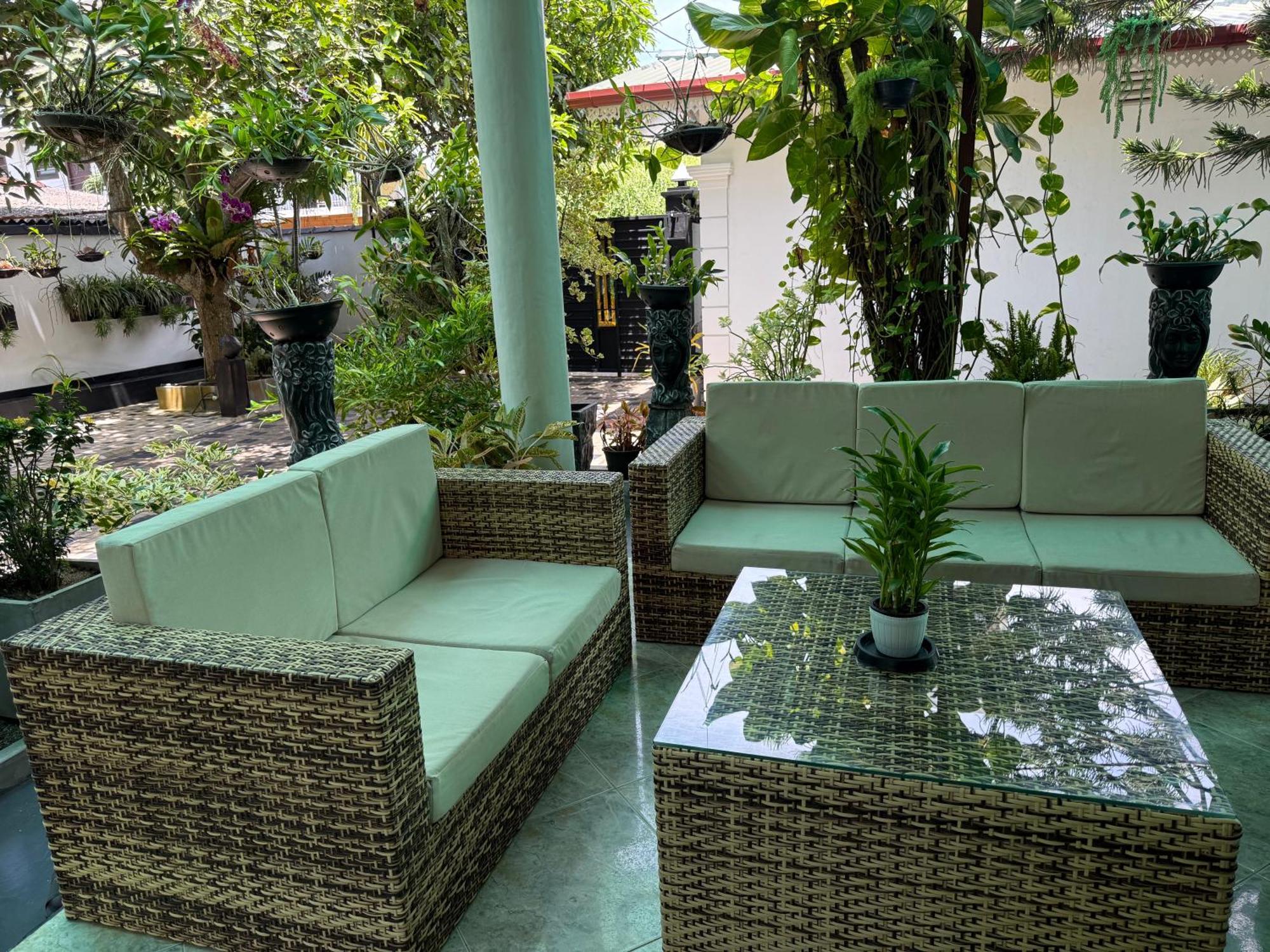 Avon Villa Hikkaduwa Exterior photo