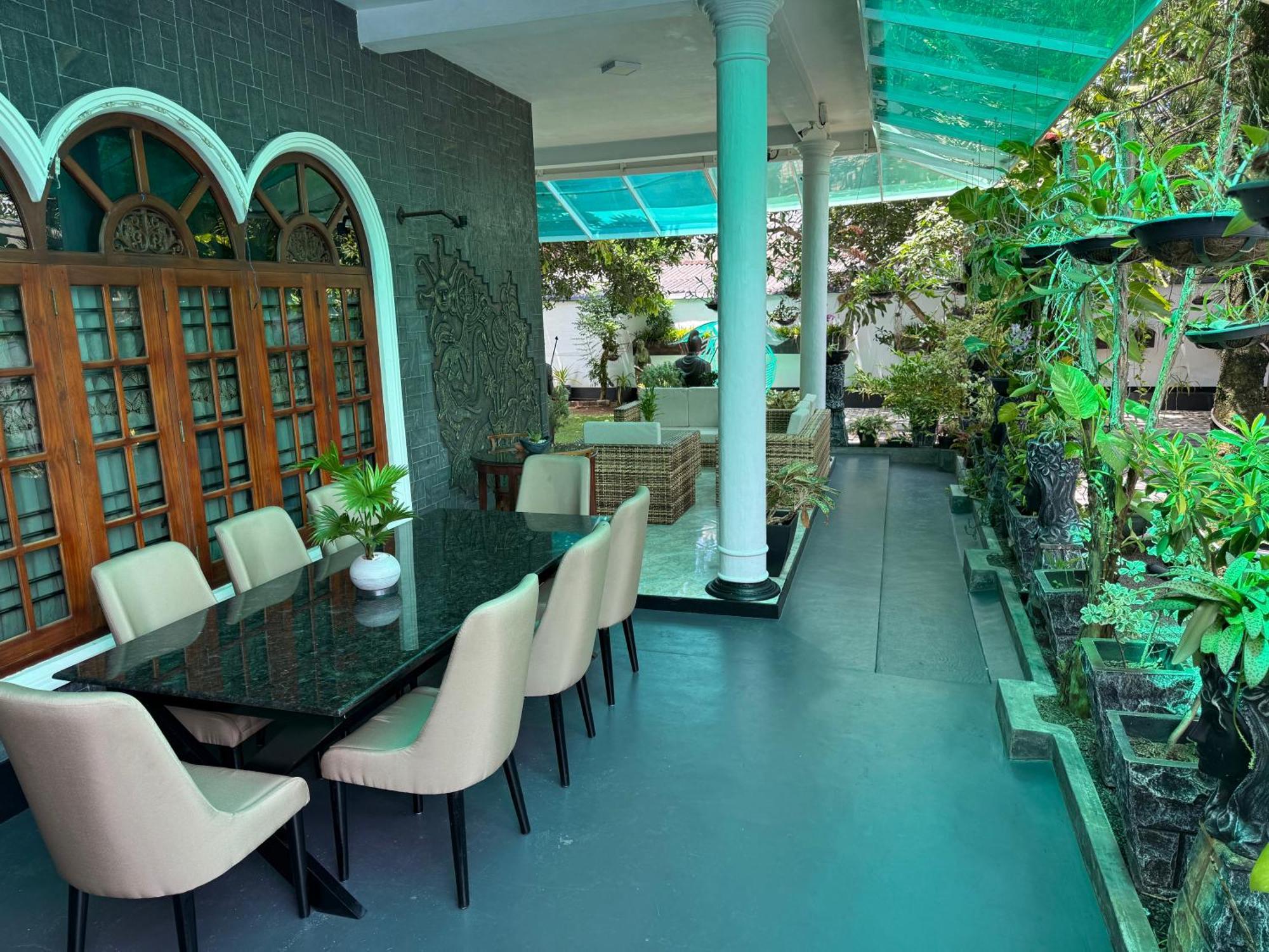 Avon Villa Hikkaduwa Exterior photo