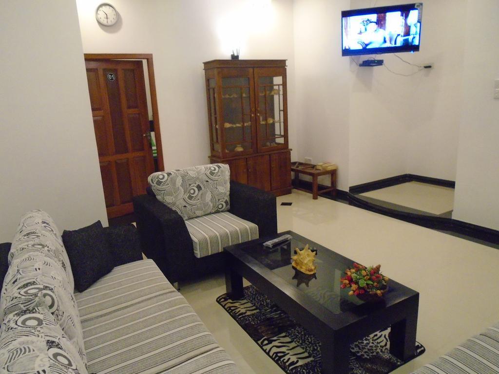 Avon Villa Hikkaduwa Exterior photo