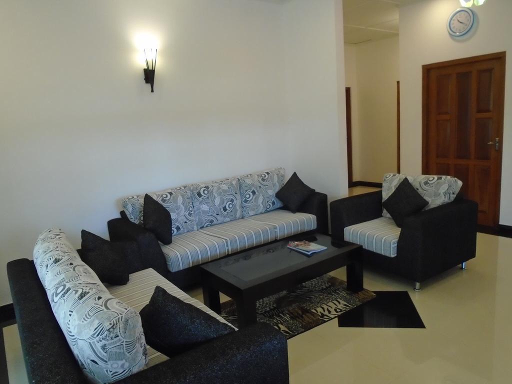 Avon Villa Hikkaduwa Exterior photo