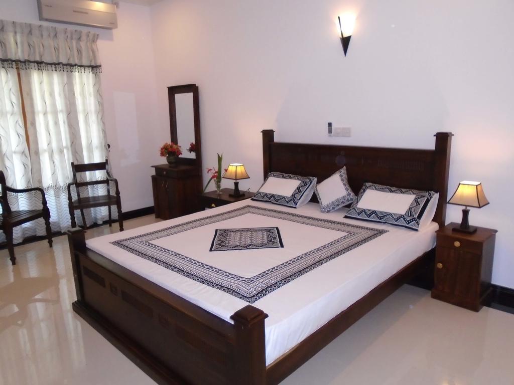 Avon Villa Hikkaduwa Room photo