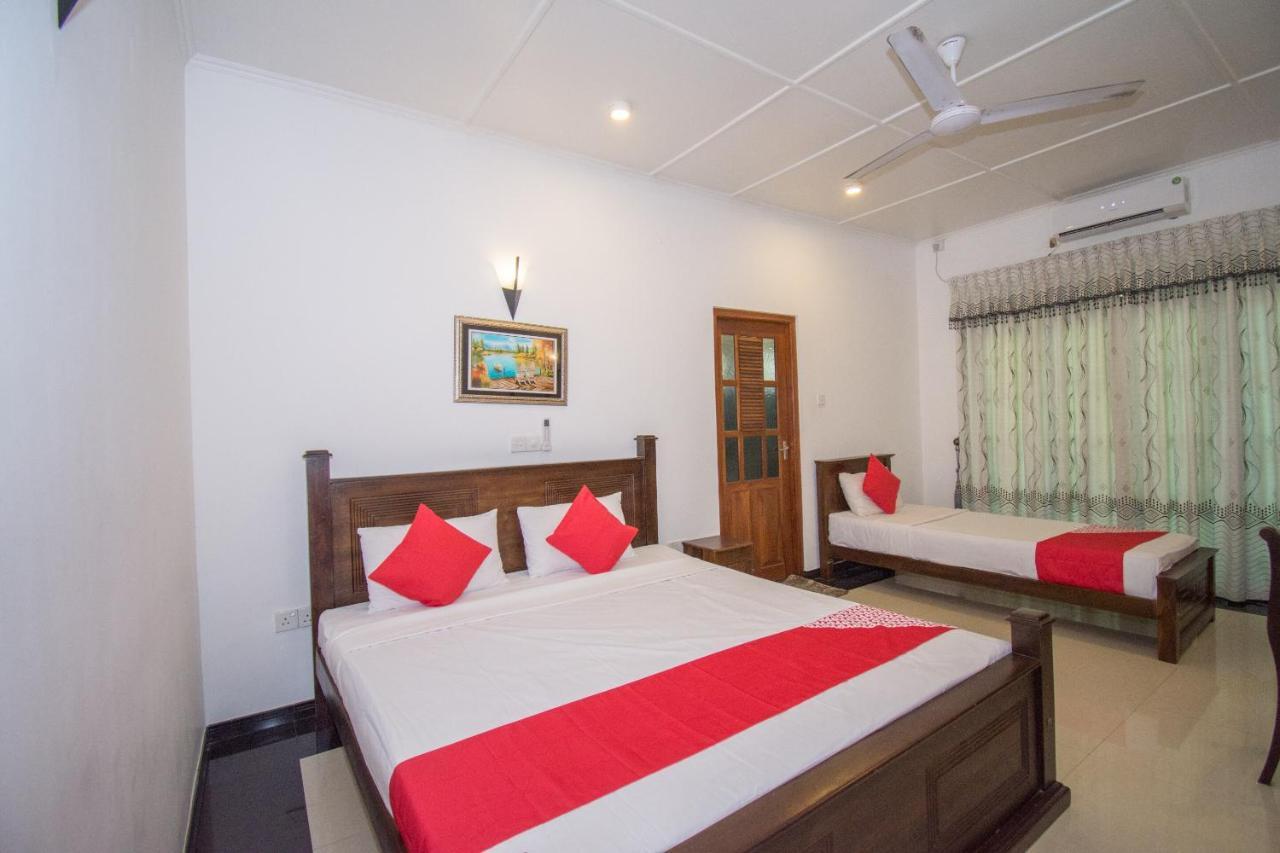 Avon Villa Hikkaduwa Room photo
